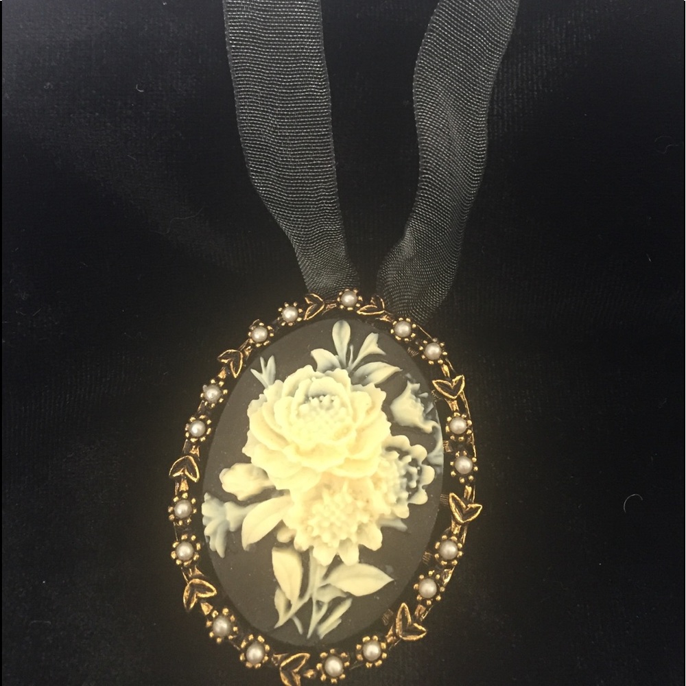 Cameo necklace